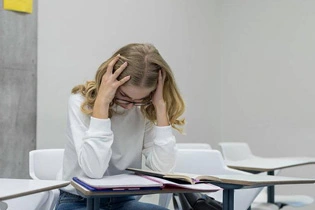 解决留学期间的焦虑情绪：正确释放压力的关键