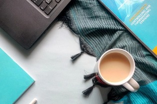 英国导师如何一眼判断 Essay 是“描述型”还是“分析型”？